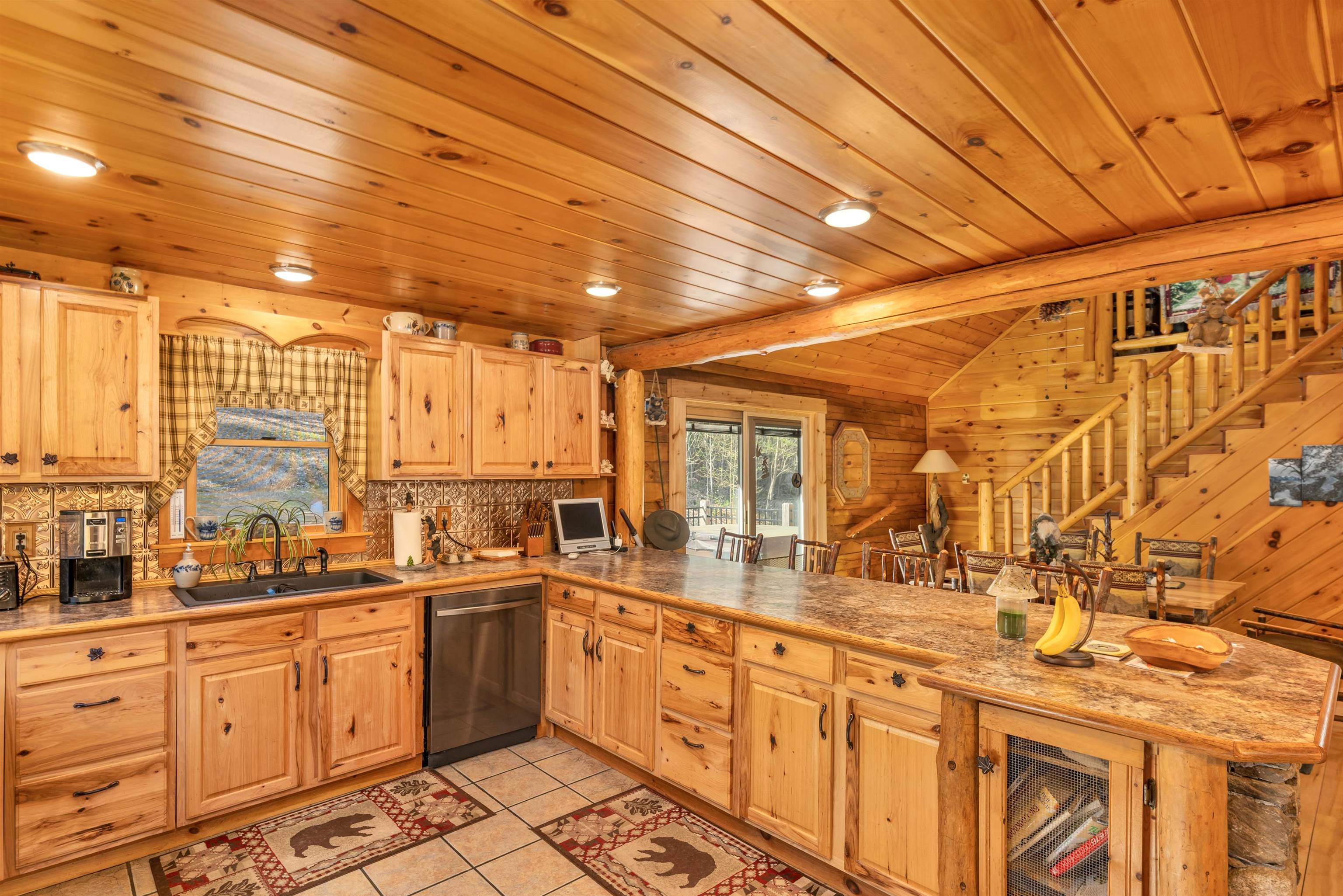 Raymond, New Hampshire 03077, United States, 3 Bedrooms Bedrooms, ,2 BathroomsBathrooms,Residential,Pending,121500