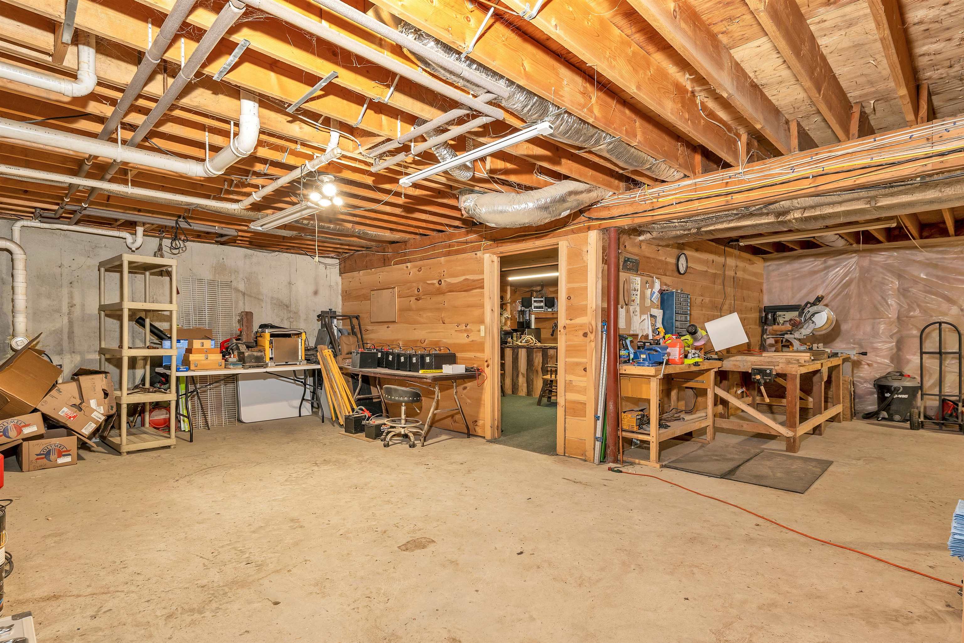 Raymond, New Hampshire 03077, United States, 3 Bedrooms Bedrooms, ,2 BathroomsBathrooms,Residential,Pending,121500