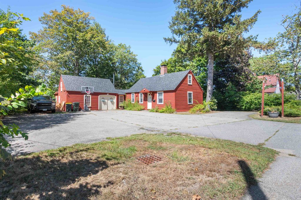 Photo of 468 Union Avenue, Laconia, NH 03246 (MLS # 5069513)