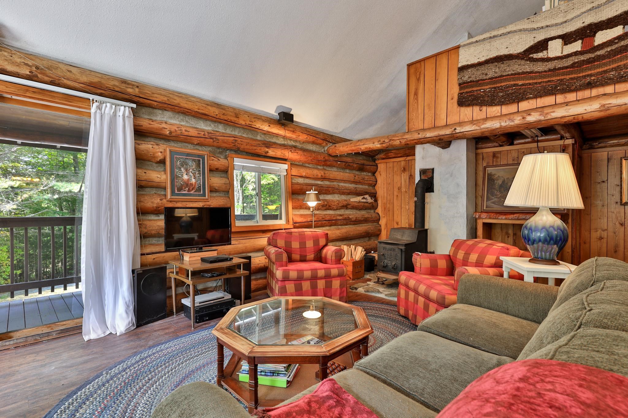 1782 Blackmer Boulevard