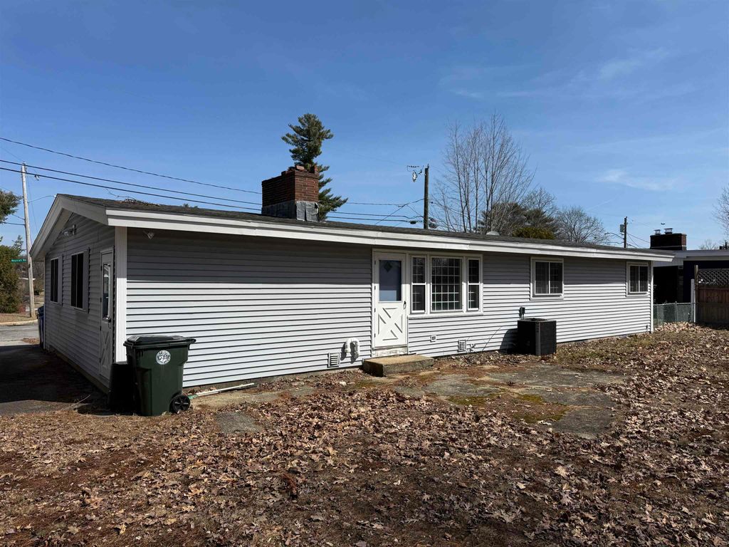 Photo of 21 Roycraft Road, Manchester, NH 03103 (MLS # 5082331)