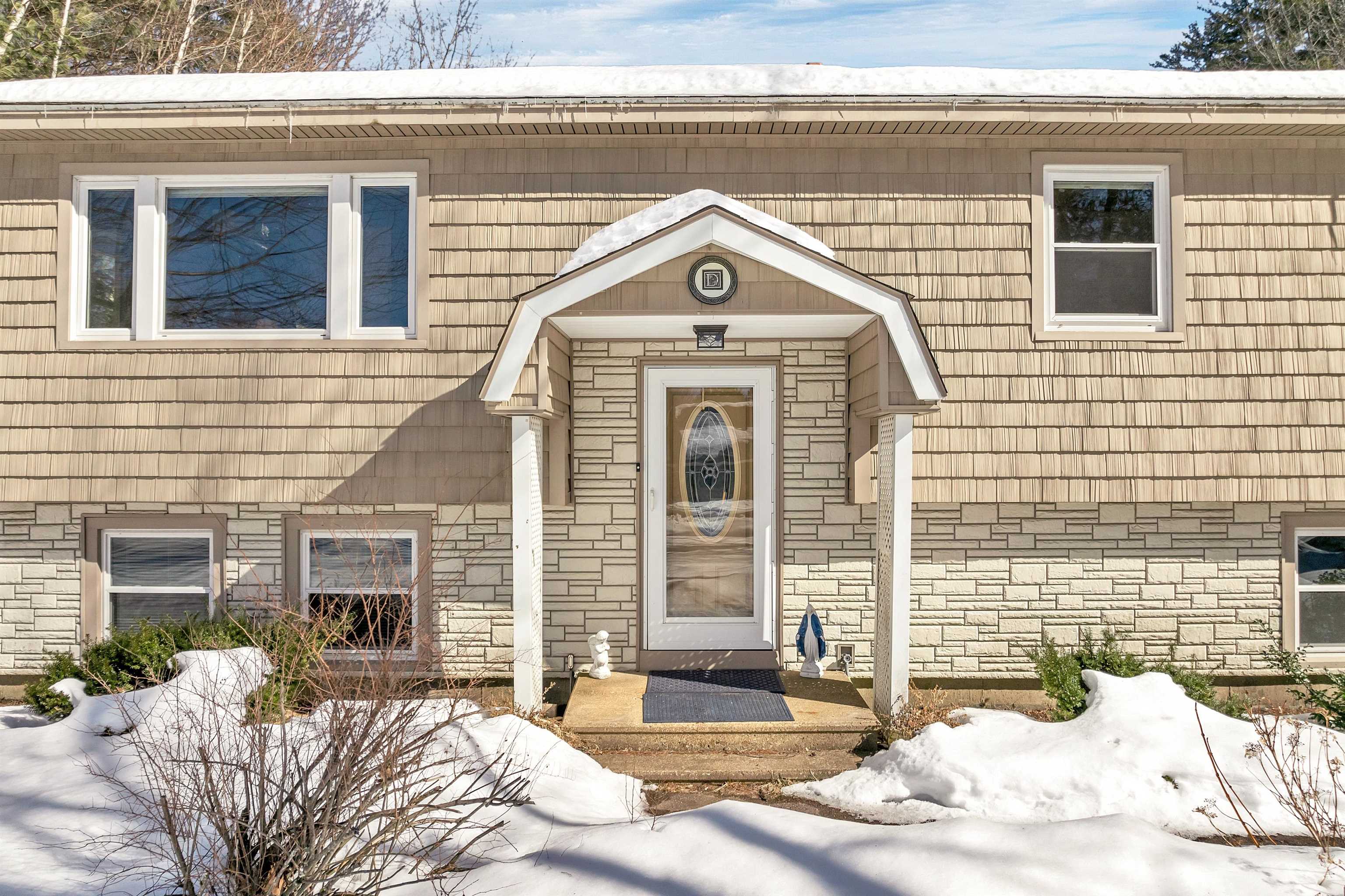 Gilmanton, New Hampshire 03237, United States, 3 Bedrooms Bedrooms, ,3 BathroomsBathrooms,Residential,Pending,82470