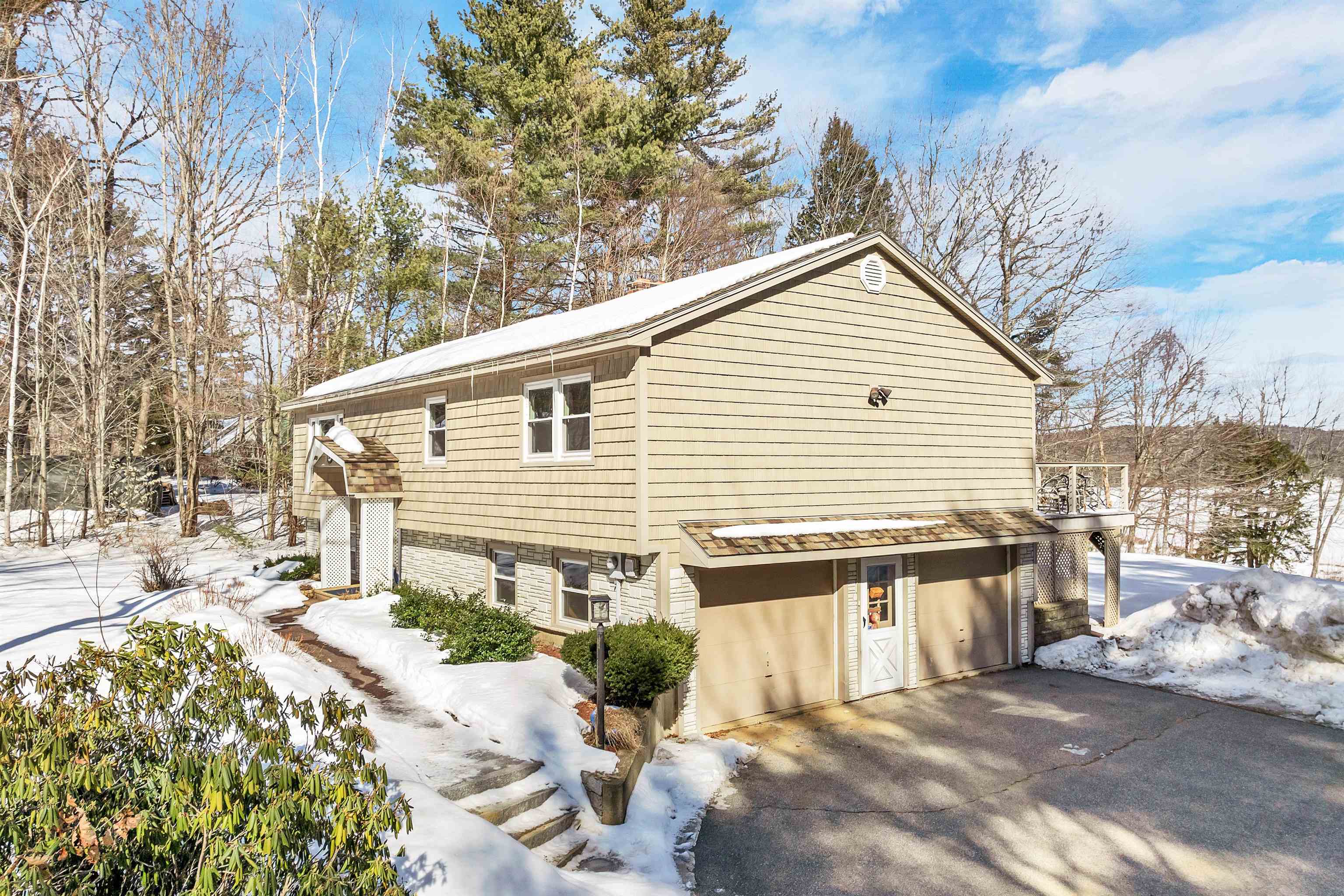 Gilmanton, New Hampshire 03237, United States, 3 Bedrooms Bedrooms, ,3 BathroomsBathrooms,Residential,Pending,82470