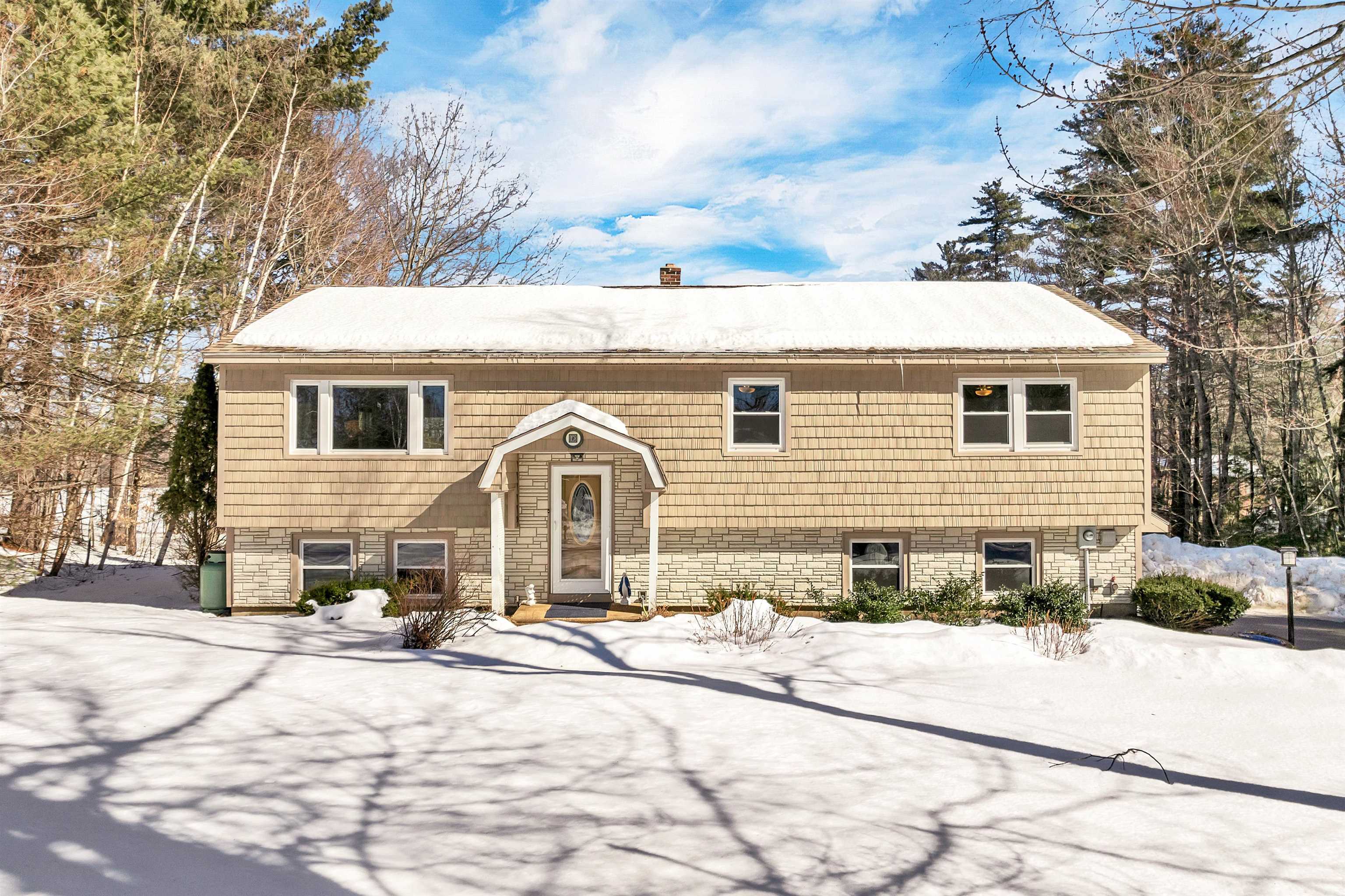 Gilmanton, New Hampshire 03237, United States, 3 Bedrooms Bedrooms, ,3 BathroomsBathrooms,Residential,Pending,82470