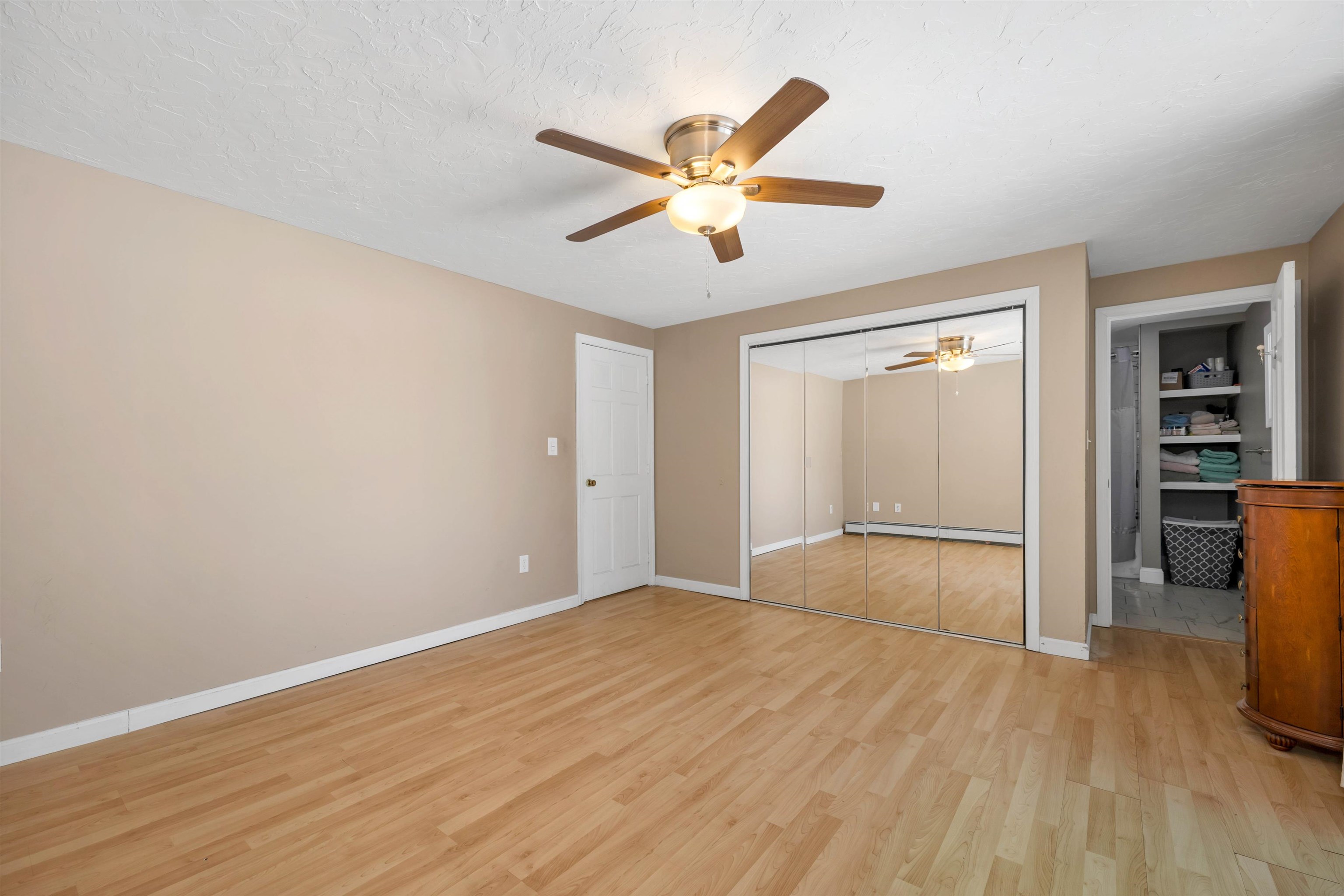 Gilmanton, New Hampshire 03237, United States, 3 Bedrooms Bedrooms, ,3 BathroomsBathrooms,Residential,Pending,82470