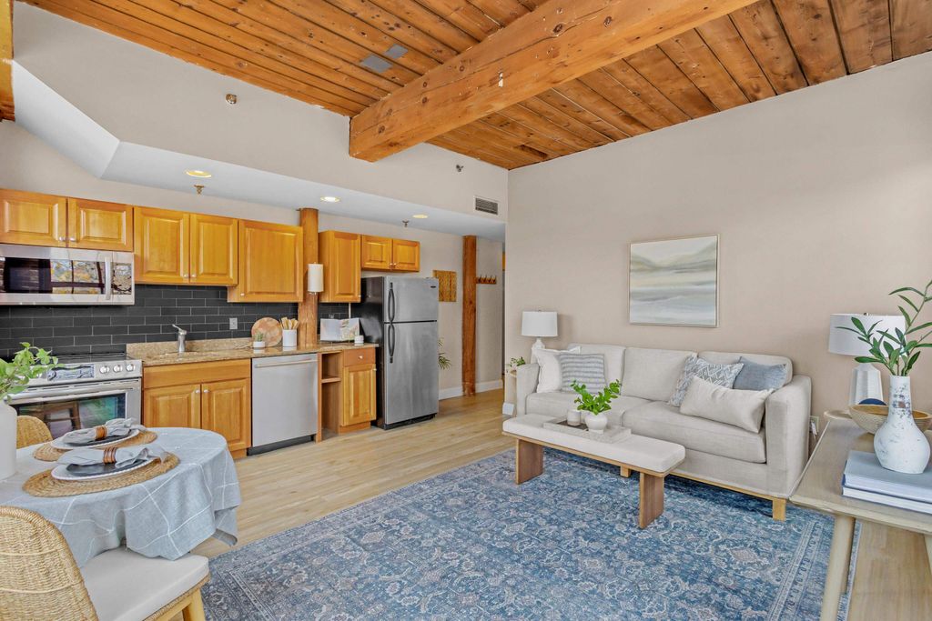 Photo of 335 Cypress Street #3B, Manchester, NH 03102 (MLS # 5069664)