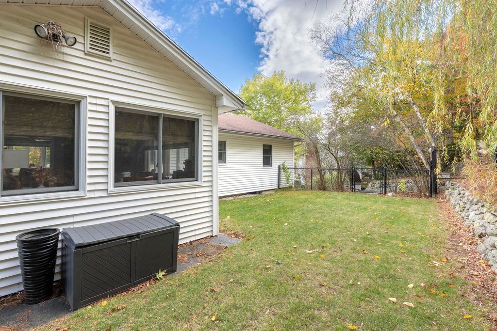 Photo of 30 Tanglewood Court, Manchester, NH 03102 (MLS # 5066256)