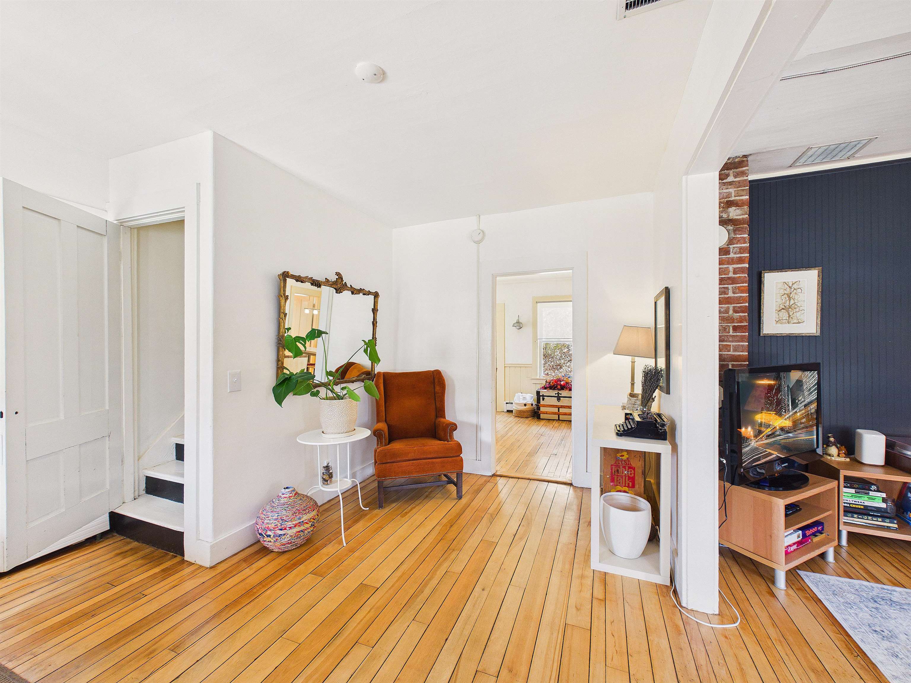 37 Robinson Avenue