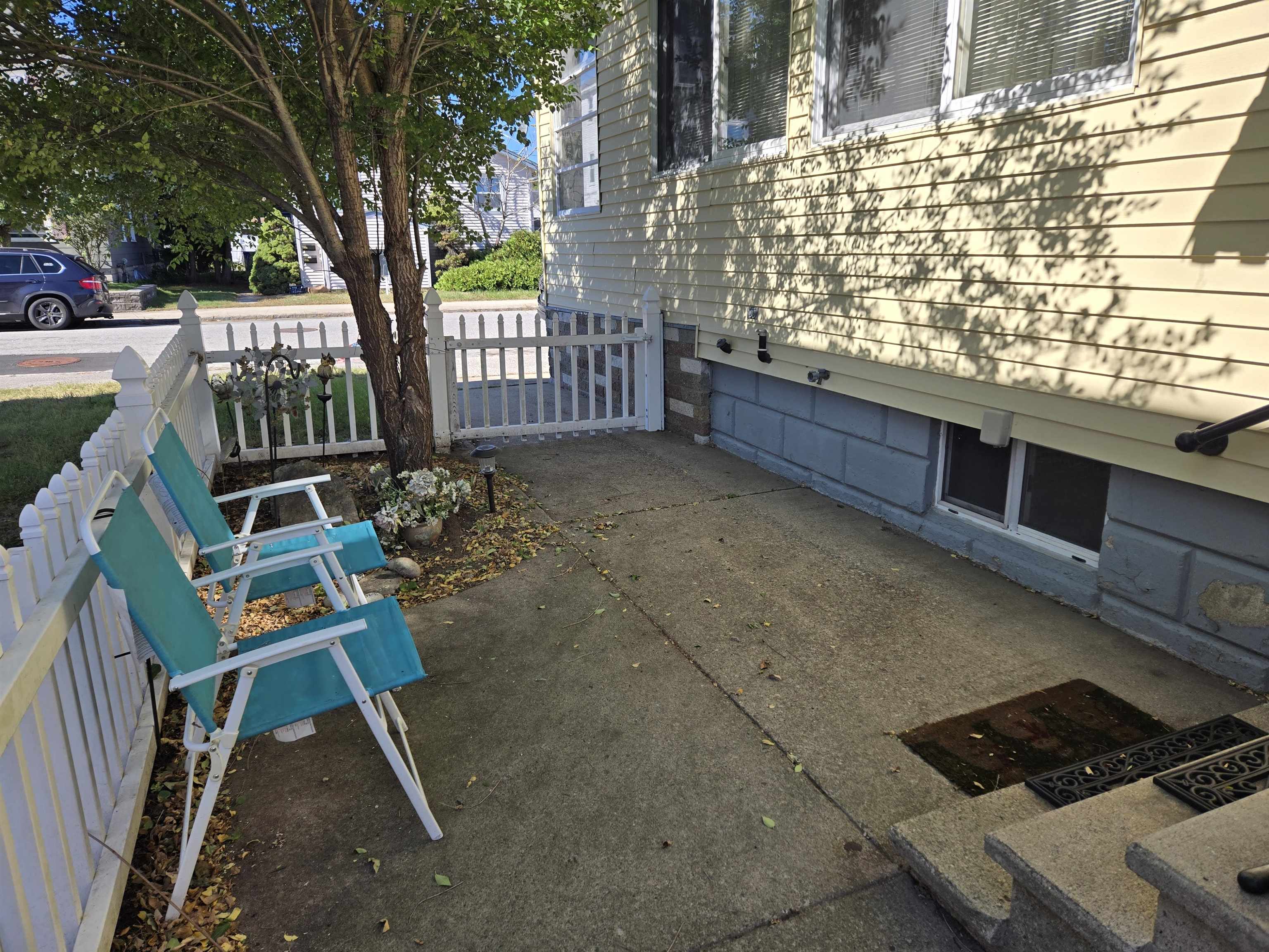 699 Montgomery Street