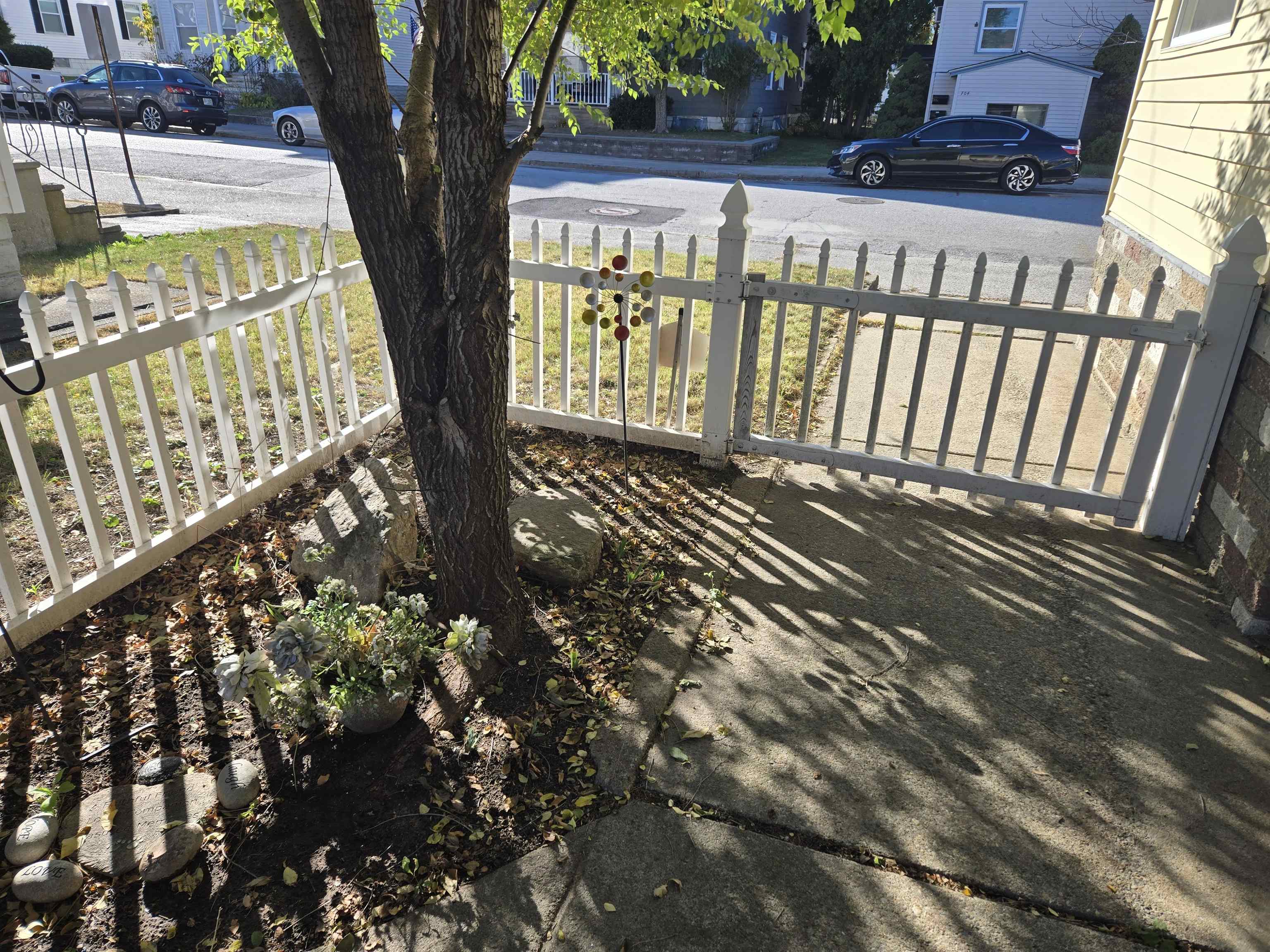 699 Montgomery Street