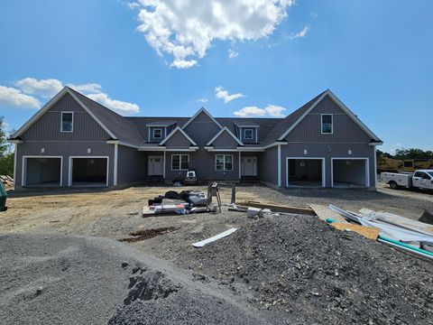 Photo of 10 Oakland Ridge Road #11, Pelham, NH 03076 (MLS # 5046901)