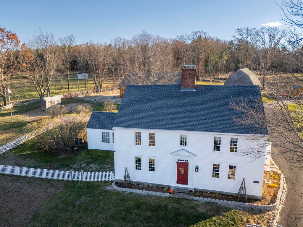 Photo of 392 High Street, Candia, NH 03034 (MLS # 5070324)