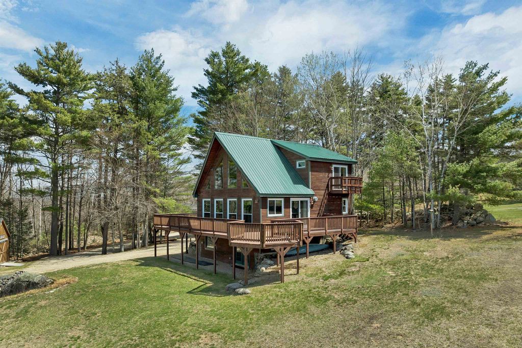 Photo of 59 Effingham Road, Ossipee, NH 03864 (MLS # 5085858)