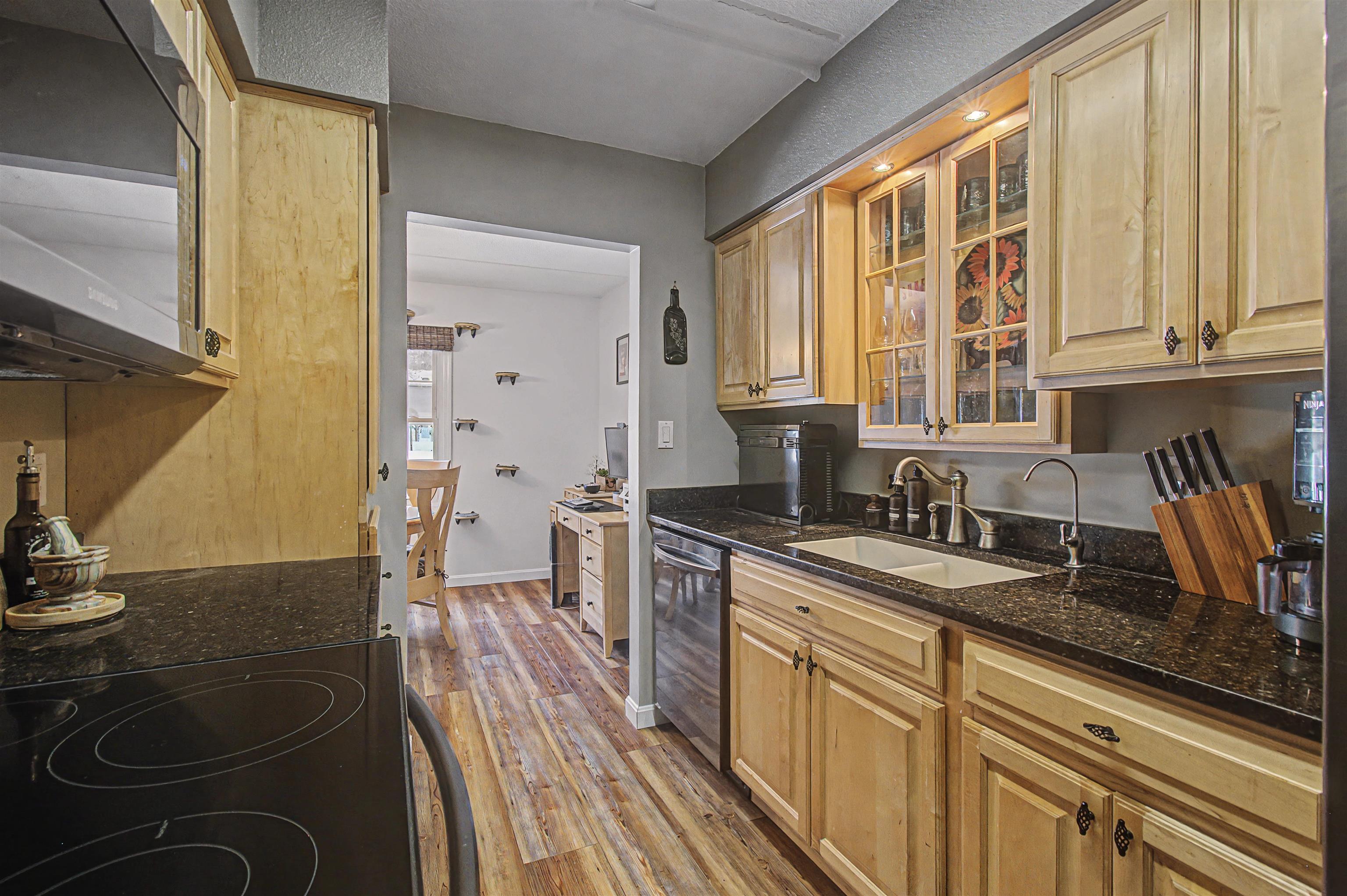 125 Kennedy Drive 10