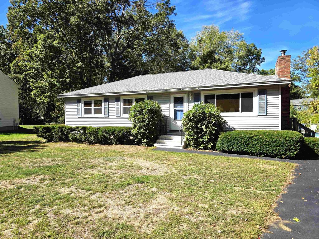 Photo of 4 Venne Circle, Concord, NH 03301 (MLS # 5066825)