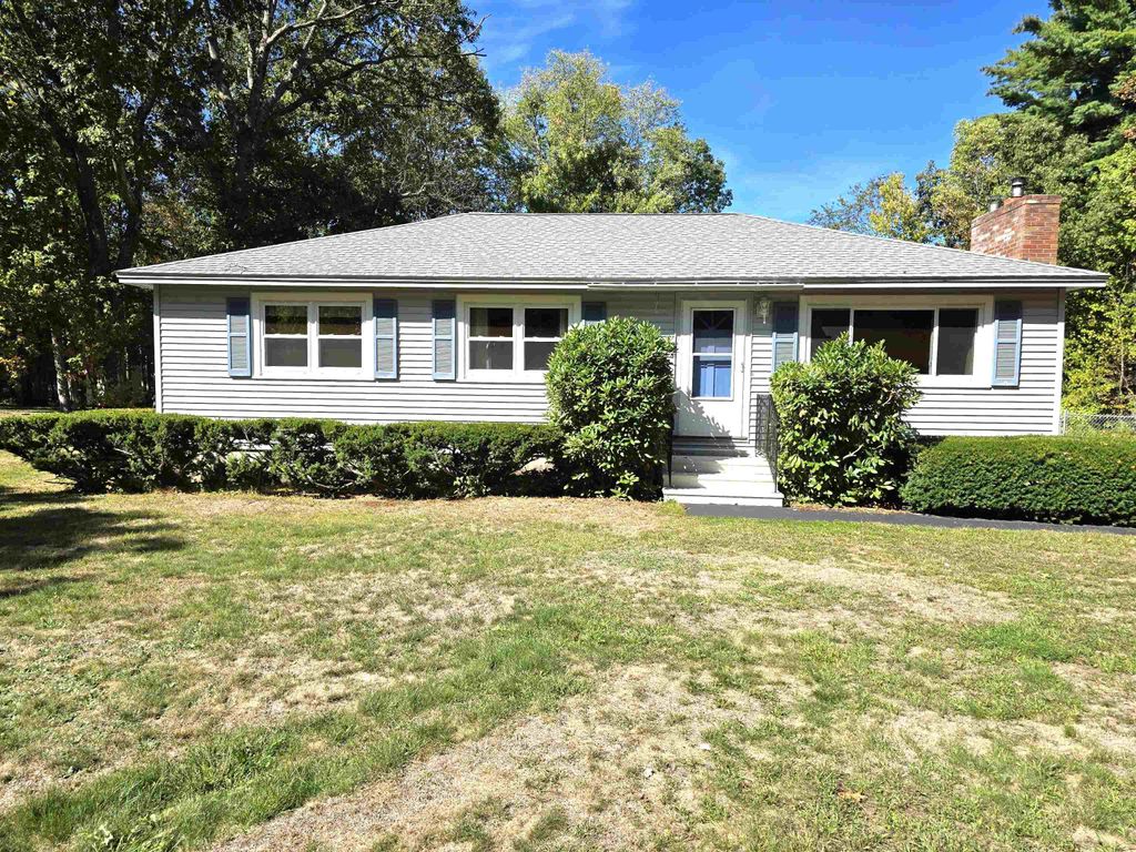 Photo of 4 Venne Circle, Concord, NH 03301 (MLS # 5066825)