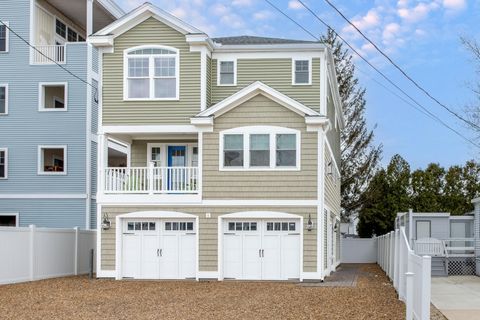 Photo of 5 Fellows Avenue, Hampton, NH 03842 (MLS # 5081470)