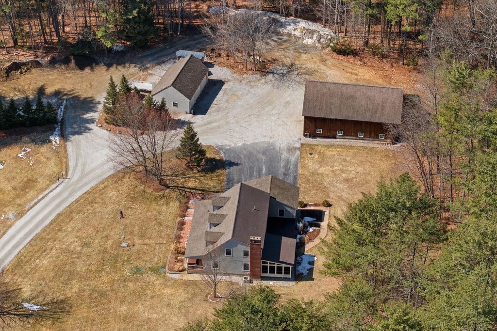 Photo of 166 Amherst Street, Amherst, NH 03031 (MLS # 5081601)