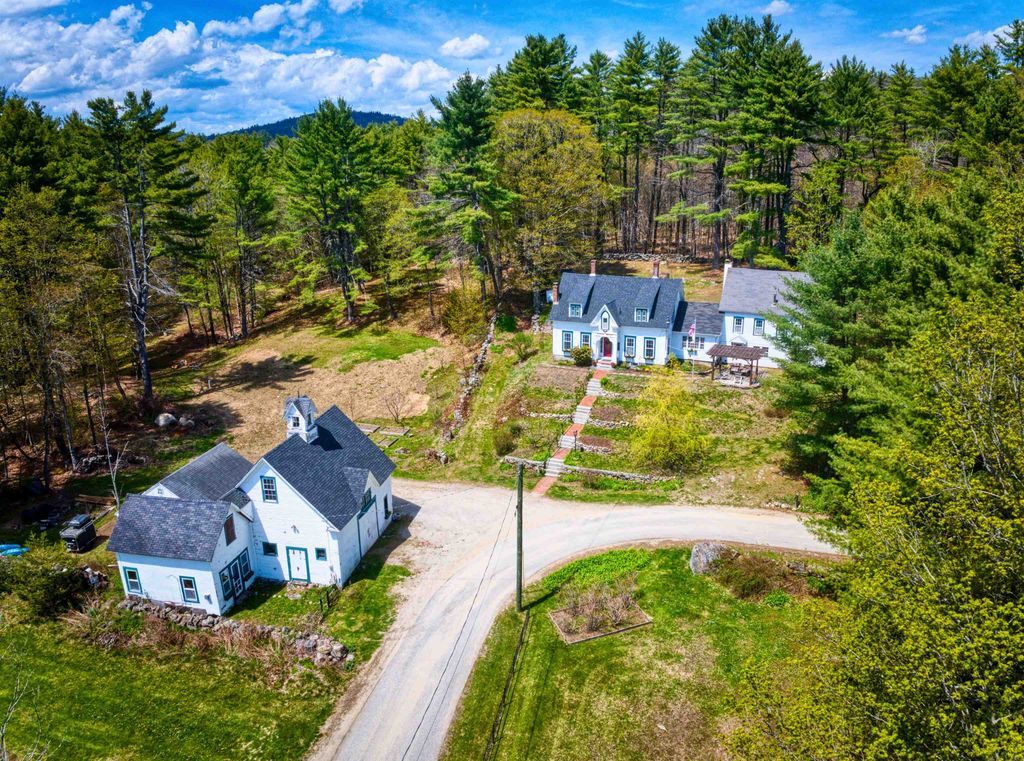 Photo of 14 Grist Mill Street, Sutton, NH 03260 (MLS # 5087255)