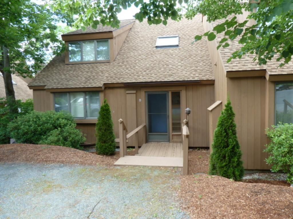 Photo of 9 Pioneer Point, Grantham, NH 03753 (MLS # 5063253)