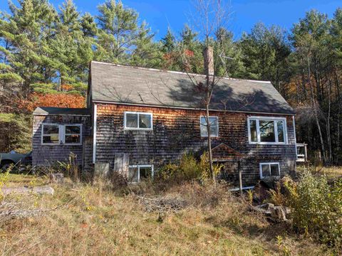 Photo of 35 Bittersweet Lane, Tilton, NH 03276 (MLS # 5068276)