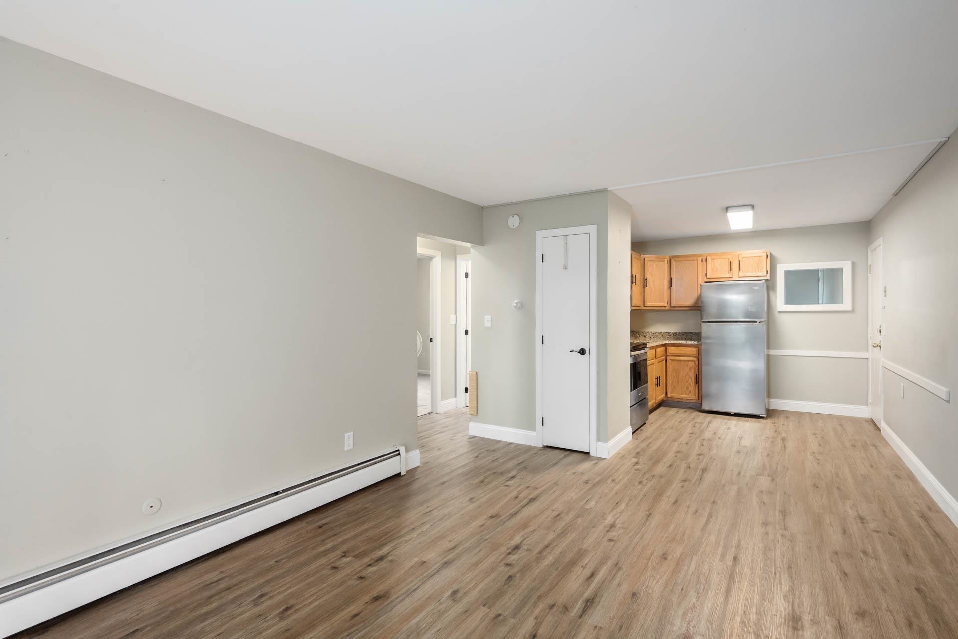 Derry, New Hampshire 03038, United States, 2 Bedrooms Bedrooms, ,1 BathroomBathrooms,Residential,Pending,196559