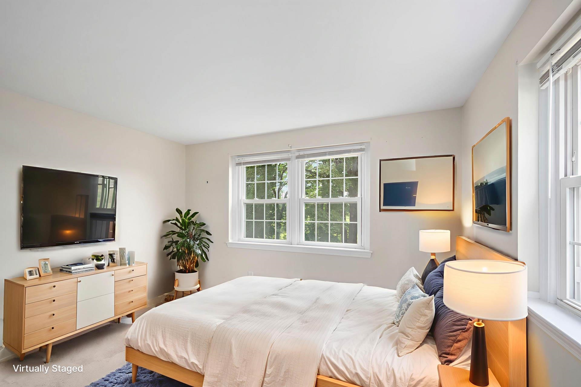 Derry, New Hampshire 03038, United States, 2 Bedrooms Bedrooms, ,1 BathroomBathrooms,Residential,Pending,196559