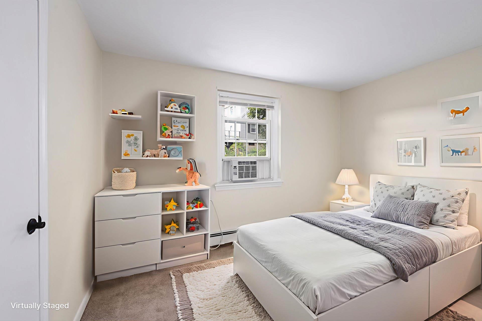 Derry, New Hampshire 03038, United States, 2 Bedrooms Bedrooms, ,1 BathroomBathrooms,Residential,Pending,196559