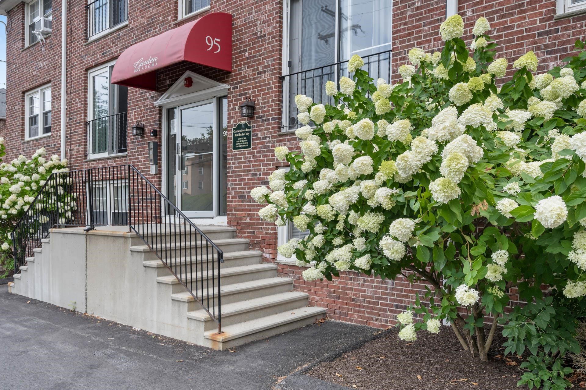 95 East Broadway Street 4