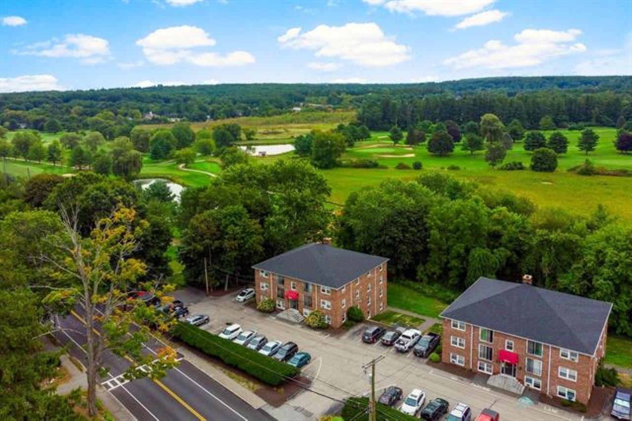 Derry, New Hampshire 03038, United States, 2 Bedrooms Bedrooms, ,1 BathroomBathrooms,Residential,Pending,196559