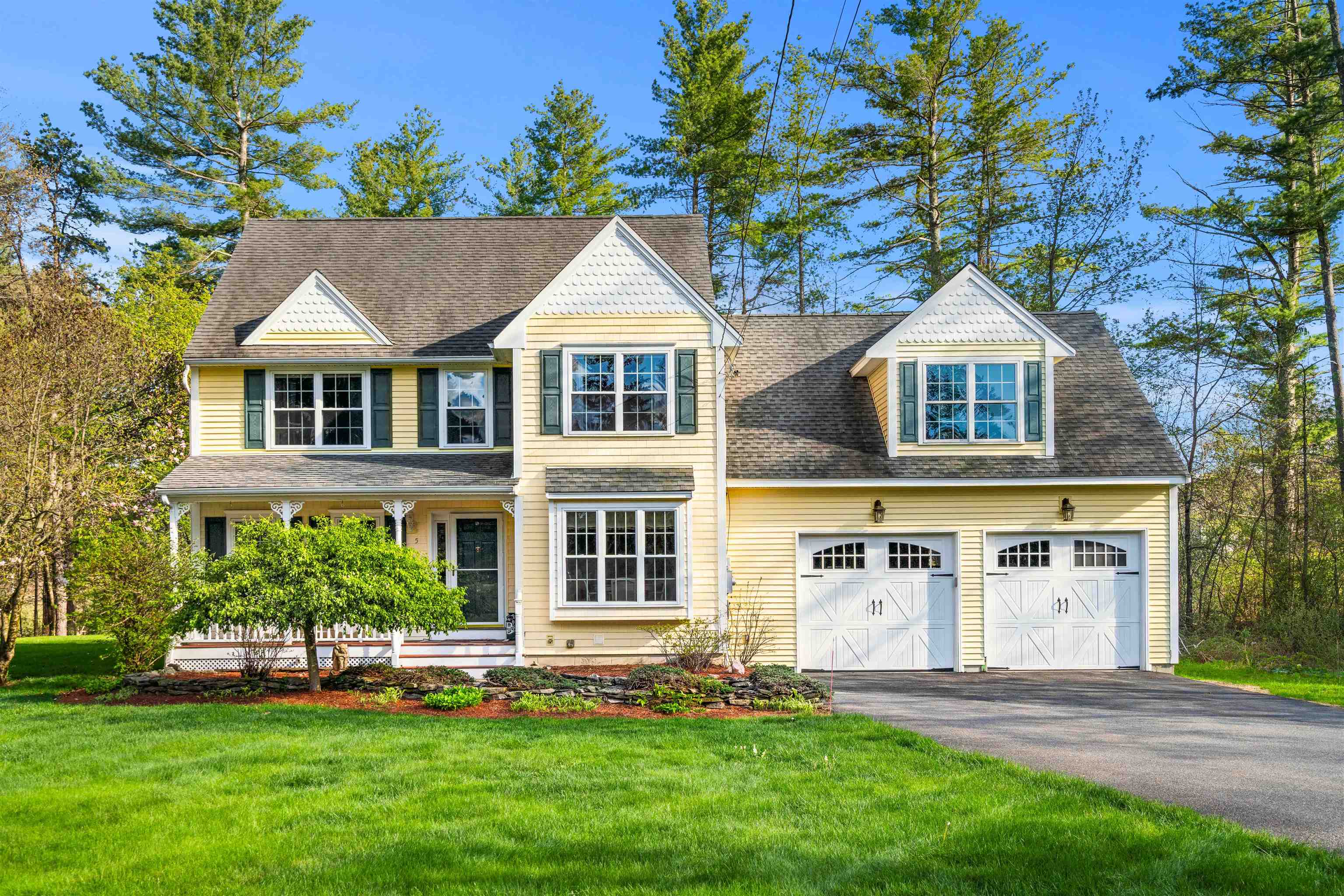 Photo 1 of 45 — 5 Spicebush Circle, Litchfield, NH 03052