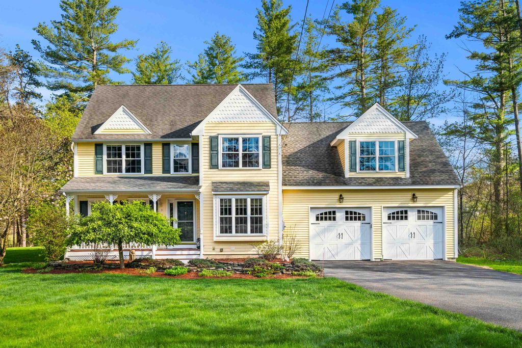 Photo of 5 Spicebush Circle, Litchfield, NH 03052 (MLS # 5089310)