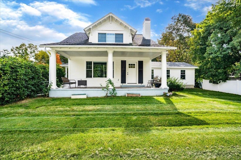 Photo of 140 South Mast Street, Goffstown, NH 03045 (MLS # 5079810)