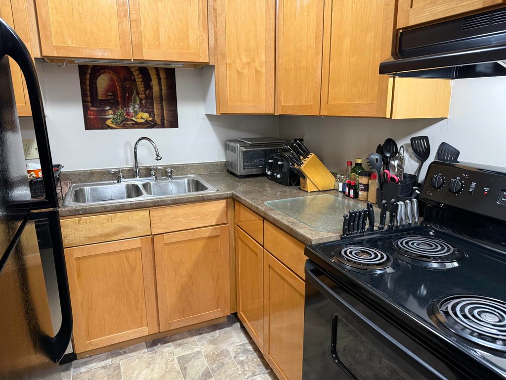 Photo of 83 Constitution Drive, Londonderry, NH 03053 (MLS # 5082005)