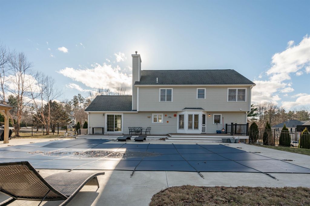 Photo of 4 Chelsea Court, Nashua, NH 03062 (MLS # 5080059)