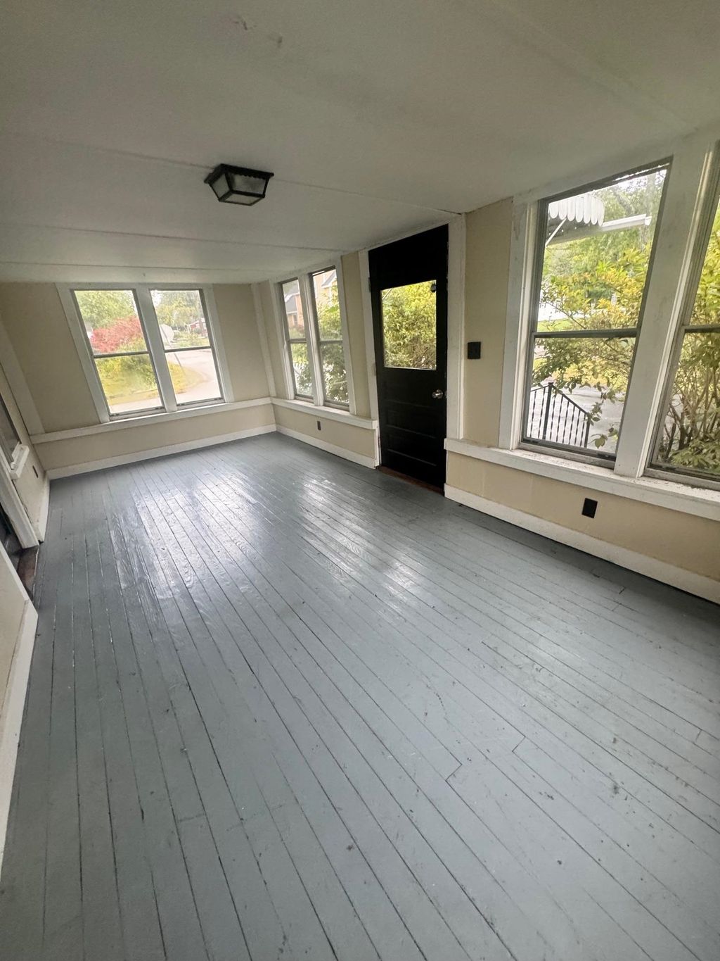 Photo of 138 Leavitt Avenue, Portsmouth, NH 03801 (MLS # 5063912)