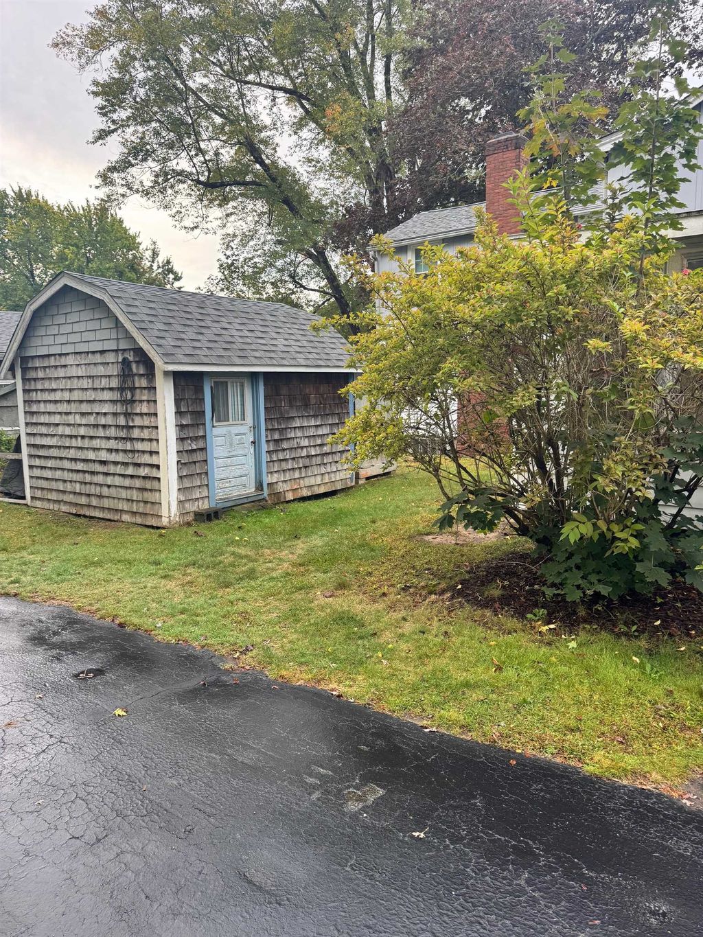 Photo of 138 Leavitt Avenue, Portsmouth, NH 03801 (MLS # 5063912)