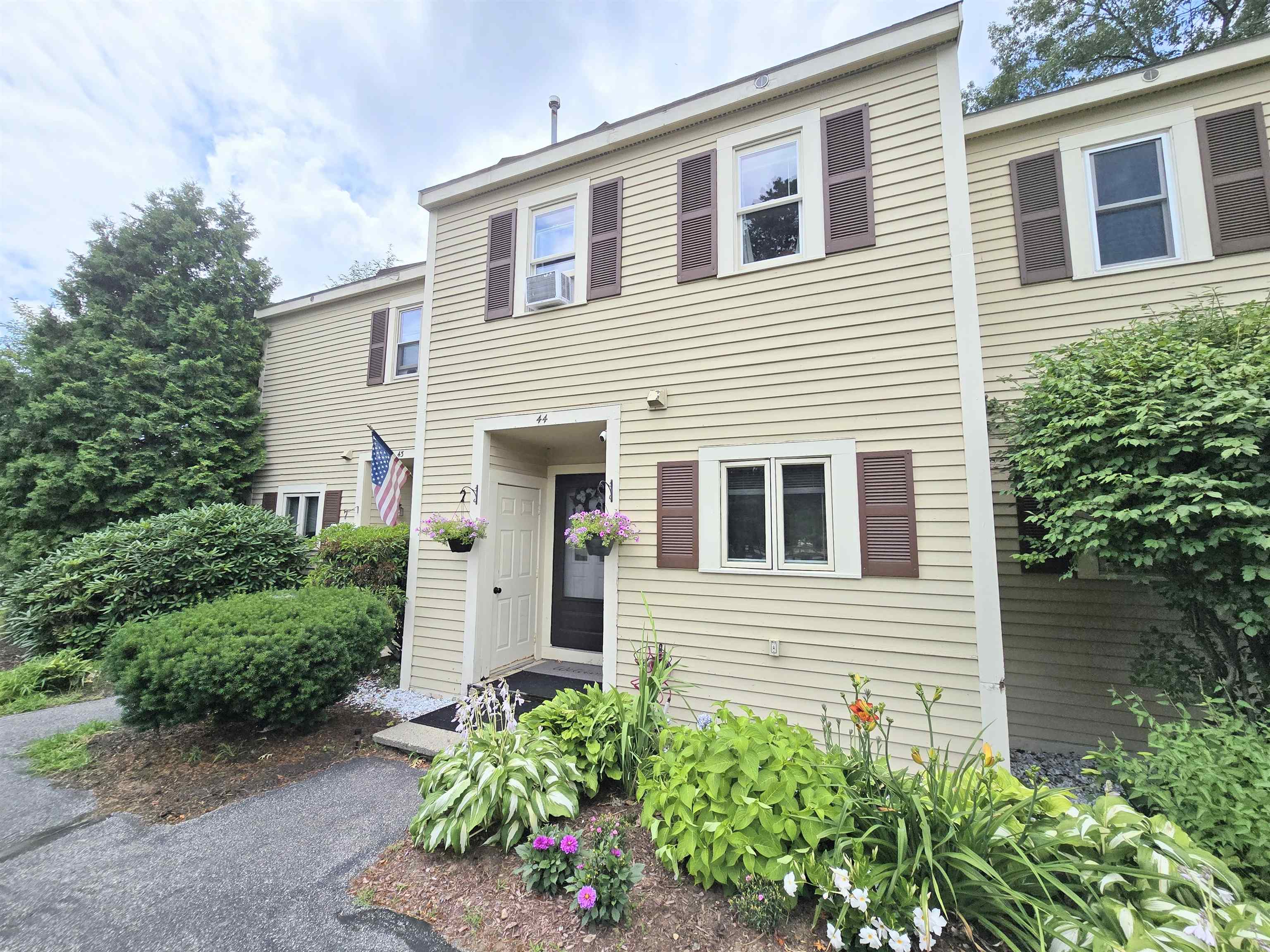 Concord, New Hampshire 03301, United States, 2 Bedrooms Bedrooms, ,2 BathroomsBathrooms,Residential,Active,191026