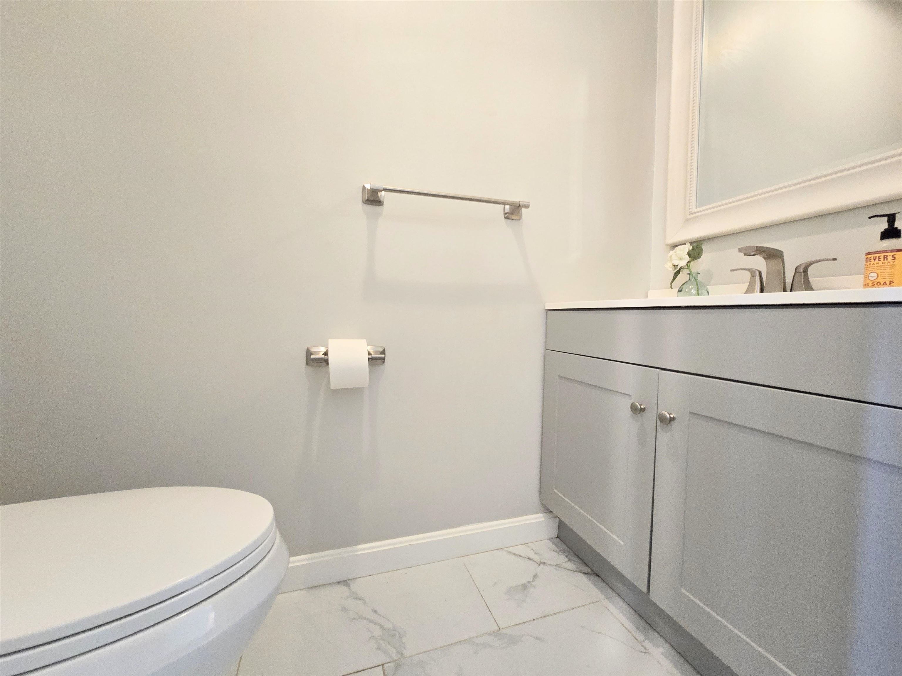 Concord, New Hampshire 03301, United States, 2 Bedrooms Bedrooms, ,2 BathroomsBathrooms,Residential,Active,191026