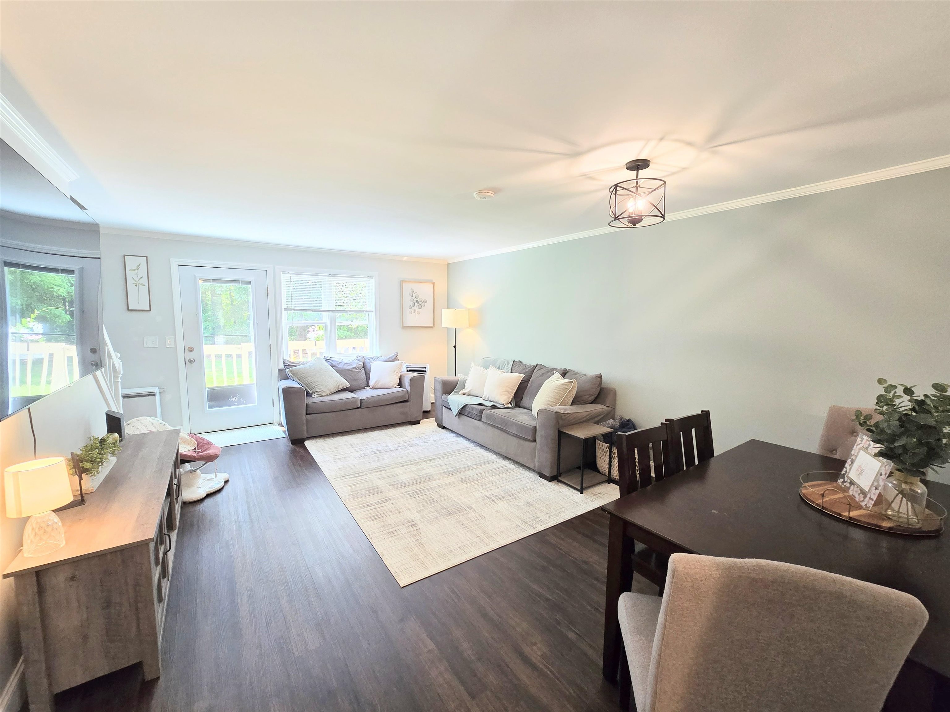 Concord, New Hampshire 03301, United States, 2 Bedrooms Bedrooms, ,2 BathroomsBathrooms,Residential,Active,191026