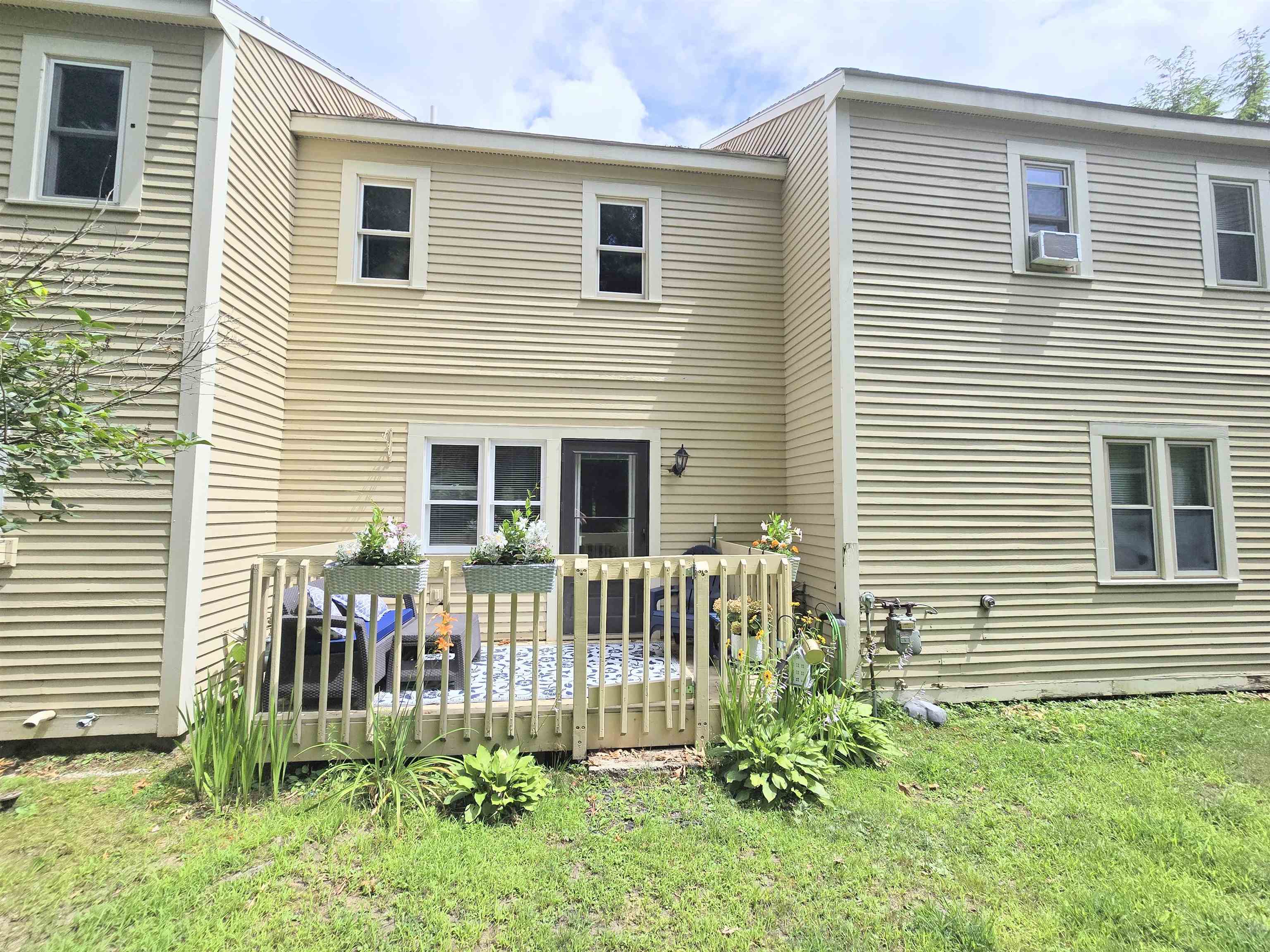 Concord, New Hampshire 03301, United States, 2 Bedrooms Bedrooms, ,2 BathroomsBathrooms,Residential,Active,191026