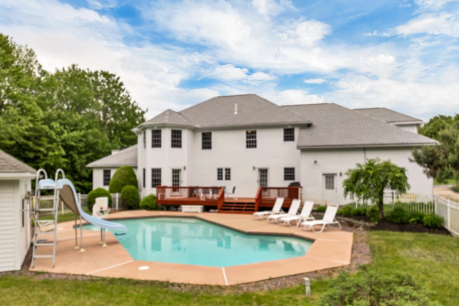 19 Knollwood Drive