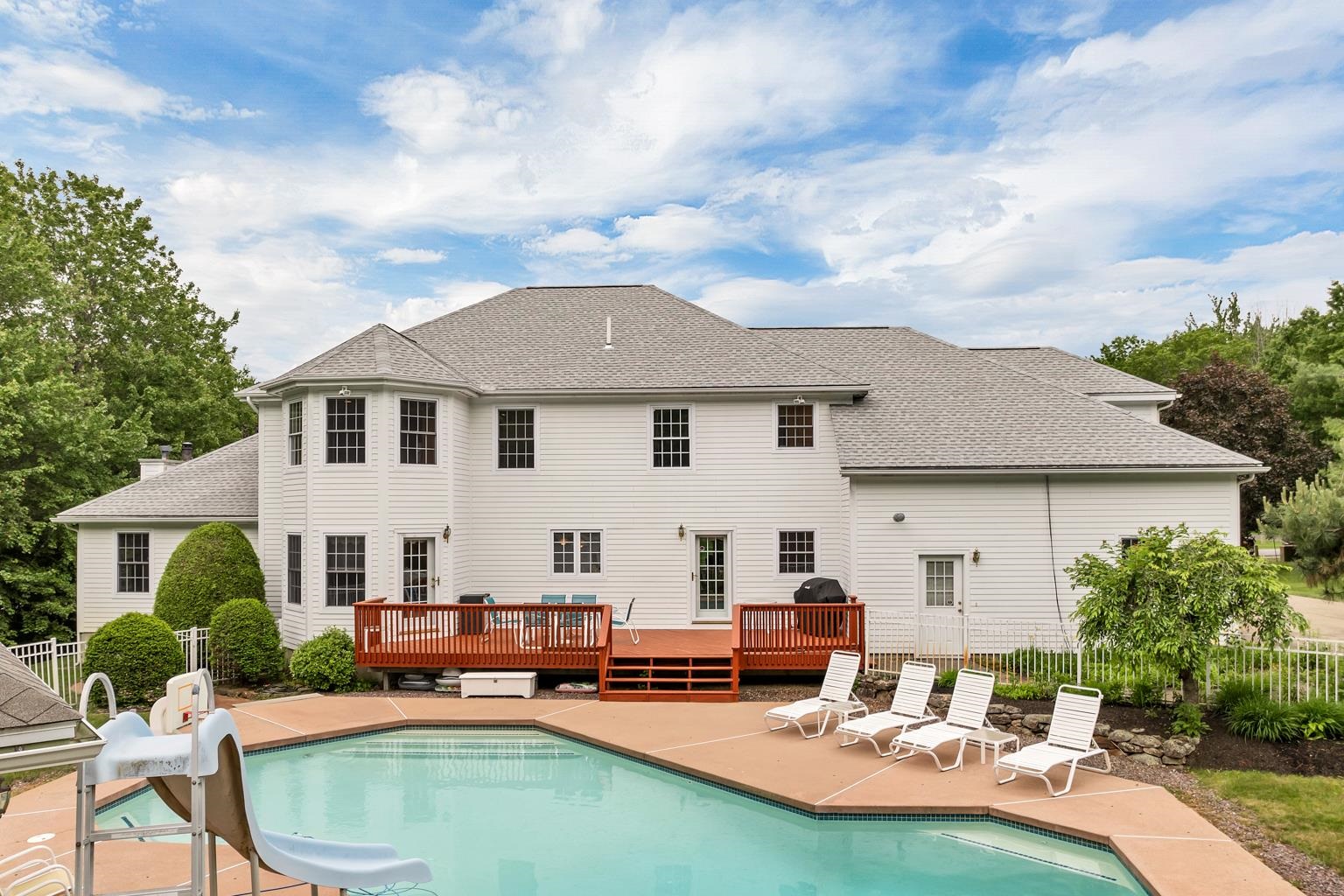 19 Knollwood Drive