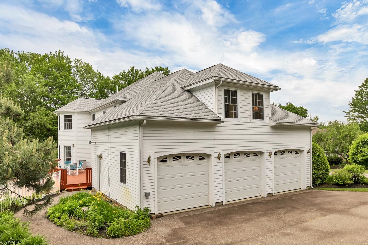 19 Knollwood Drive