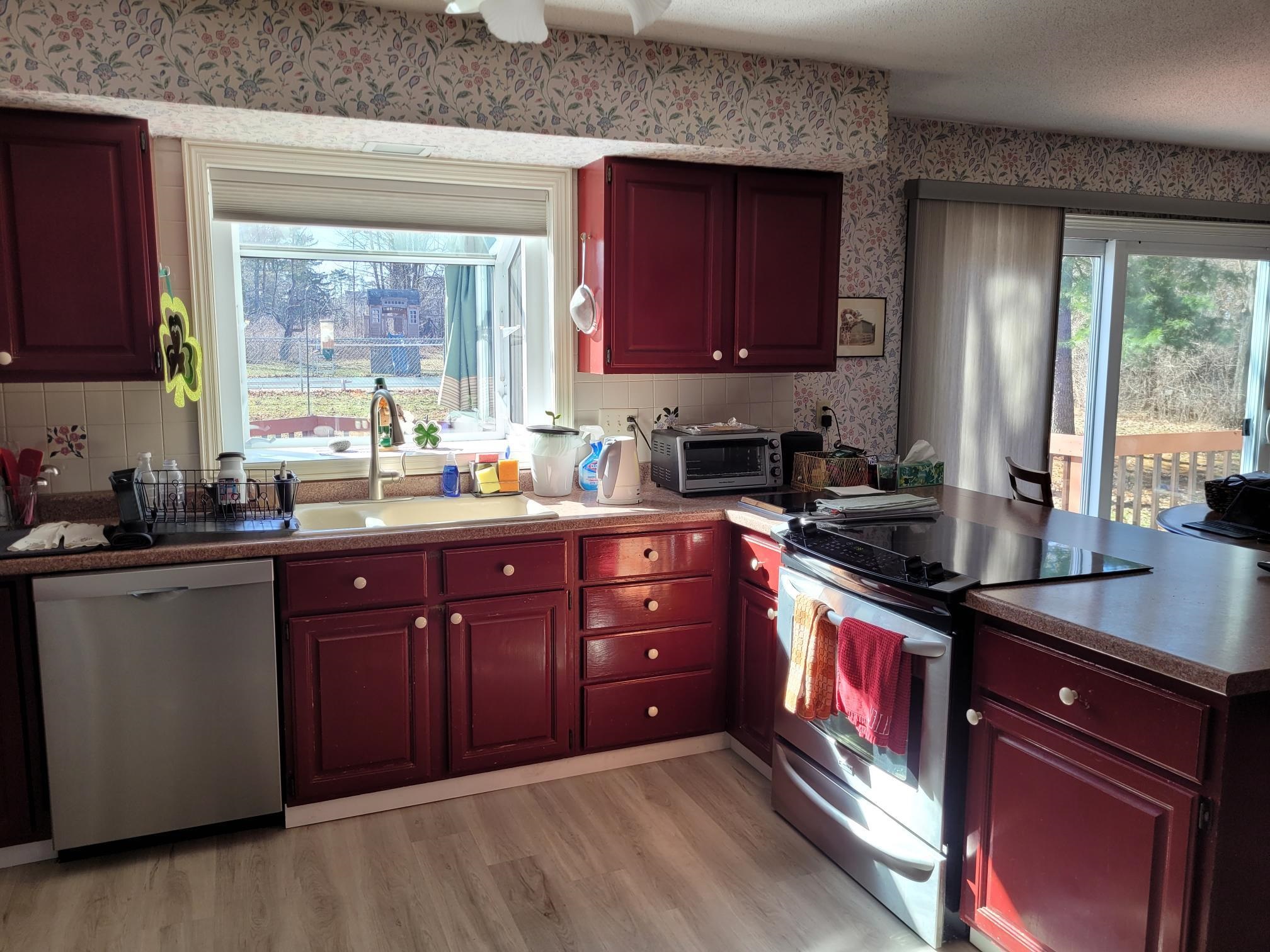 South Burlington, Vermont 05403, United States, 5 Bedrooms Bedrooms, ,4 BathroomsBathrooms,Residential,Active,96669