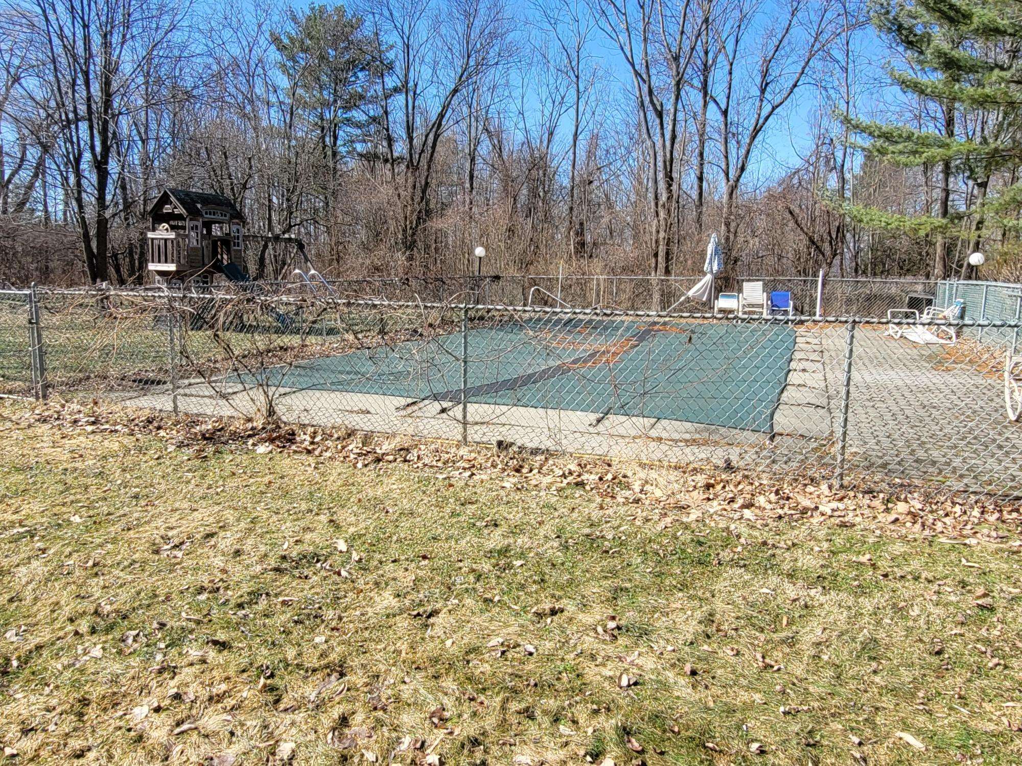 South Burlington, Vermont 05403, United States, 5 Bedrooms Bedrooms, ,4 BathroomsBathrooms,Residential,Active,96669