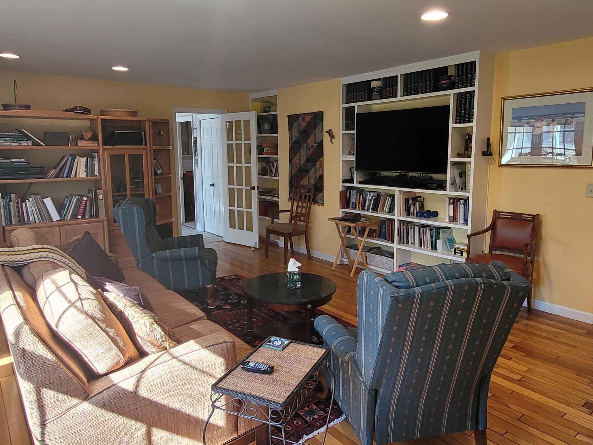 South Burlington, Vermont 05403, United States, 5 Bedrooms Bedrooms, ,4 BathroomsBathrooms,Residential,Active,96669