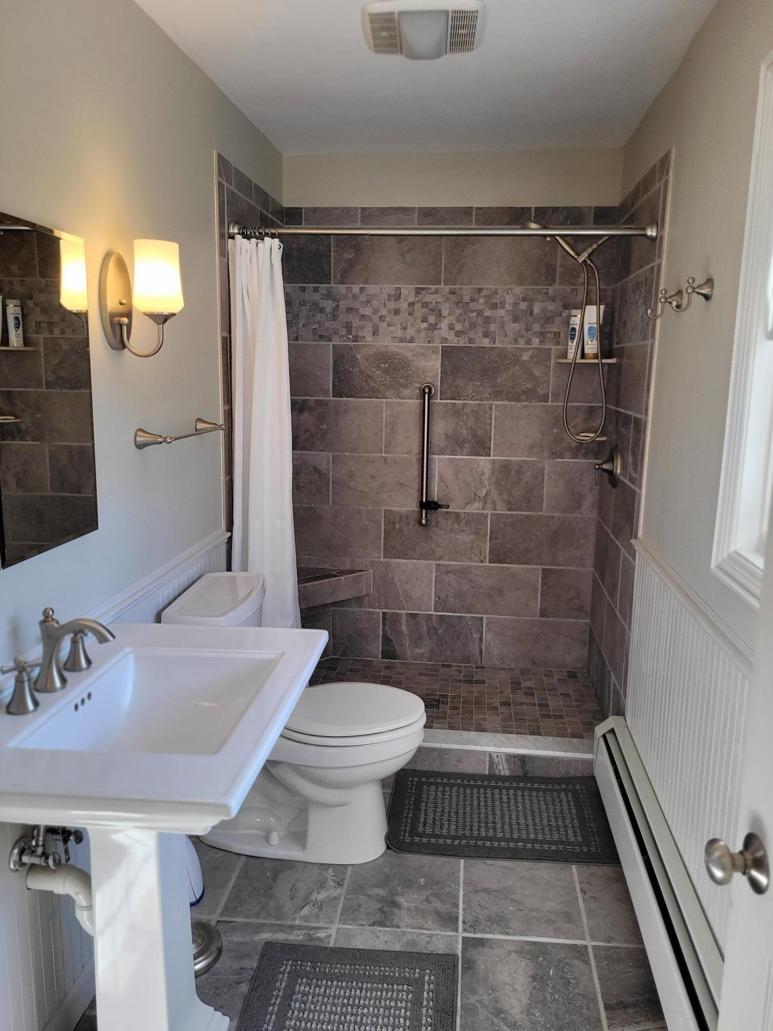 South Burlington, Vermont 05403, United States, 5 Bedrooms Bedrooms, ,4 BathroomsBathrooms,Residential,Active,96669