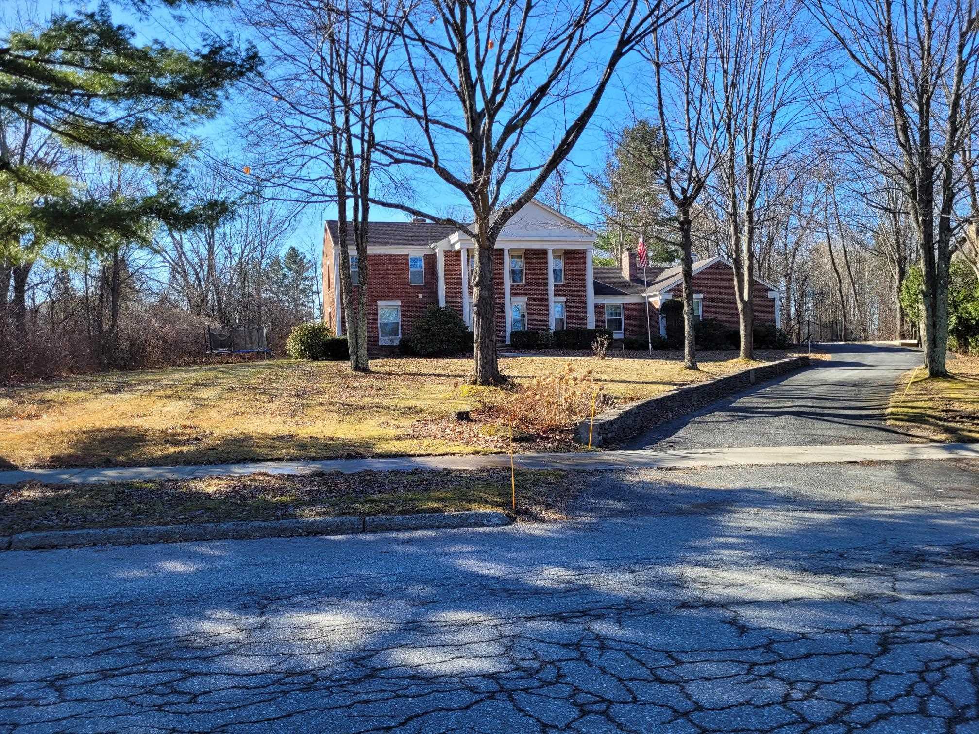 South Burlington, Vermont 05403, United States, 5 Bedrooms Bedrooms, ,4 BathroomsBathrooms,Residential,Active,96669