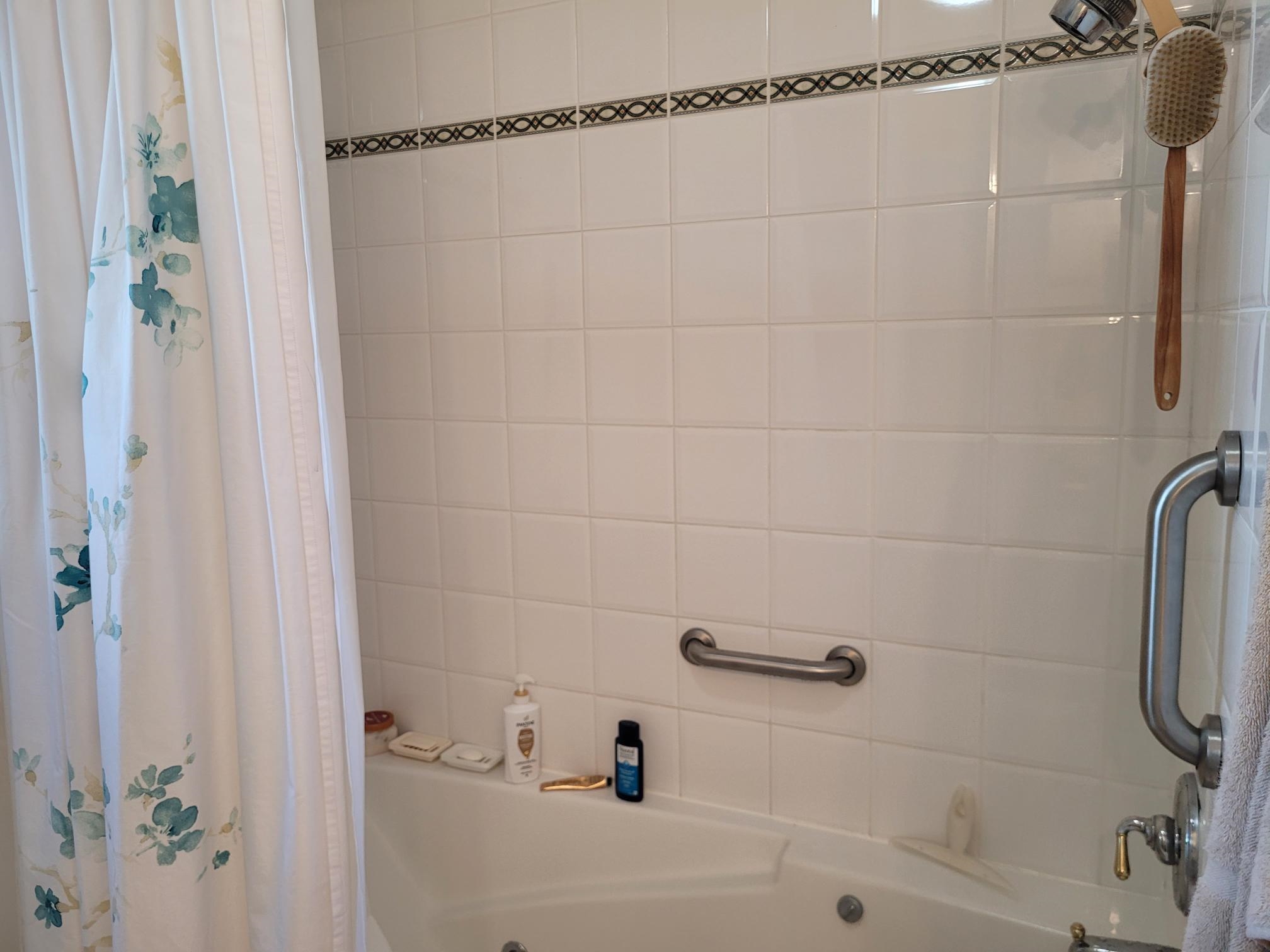 South Burlington, Vermont 05403, United States, 5 Bedrooms Bedrooms, ,4 BathroomsBathrooms,Residential,Active,96669